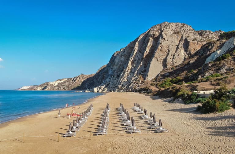 Image - A due passi dalla riserva naturale