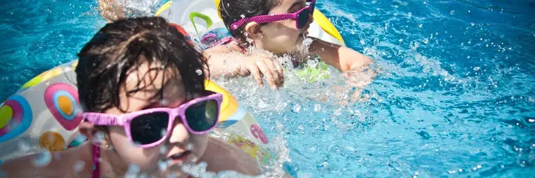 FAMILIEN MIT KINDERN