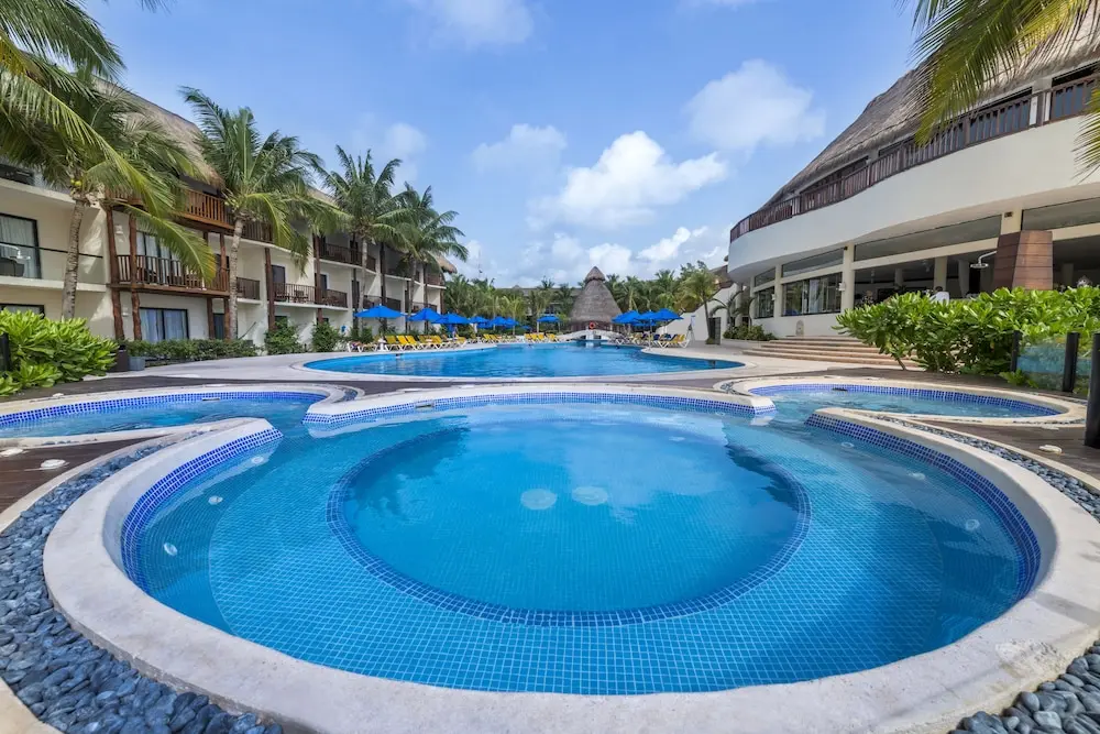 The Reef Coco Beach u0026 Spa- Optional All Inclusive - Mundo Joven
