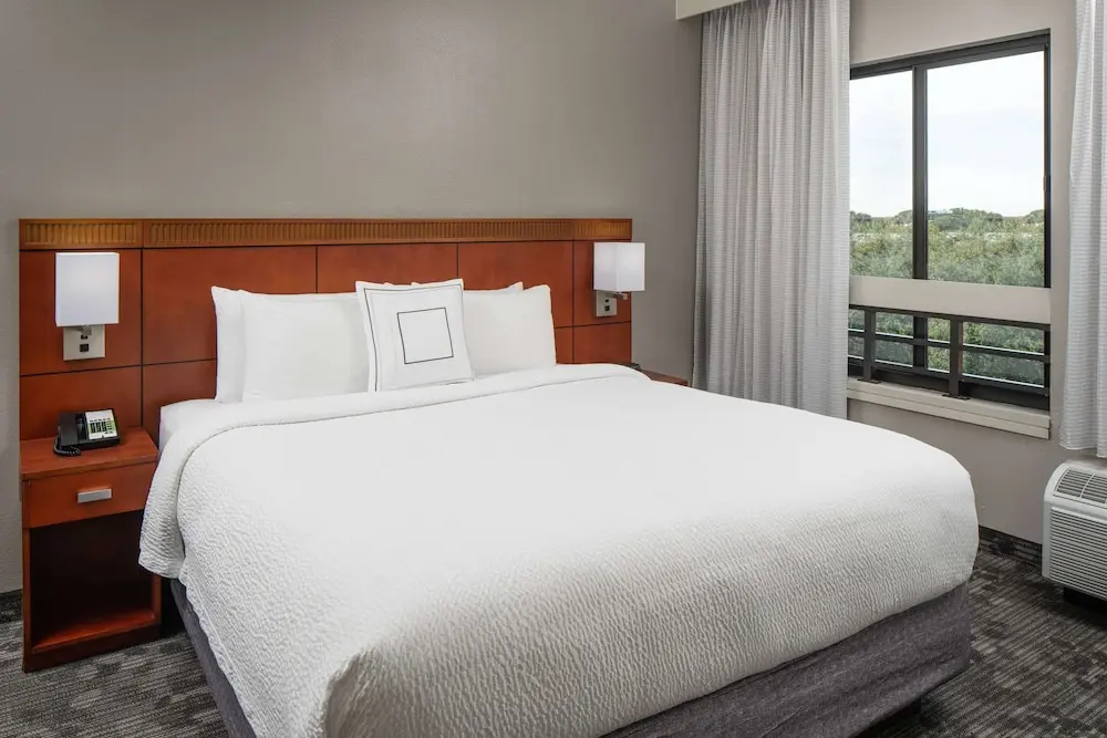 Sonesta Select Miami Lakes Travel compositor