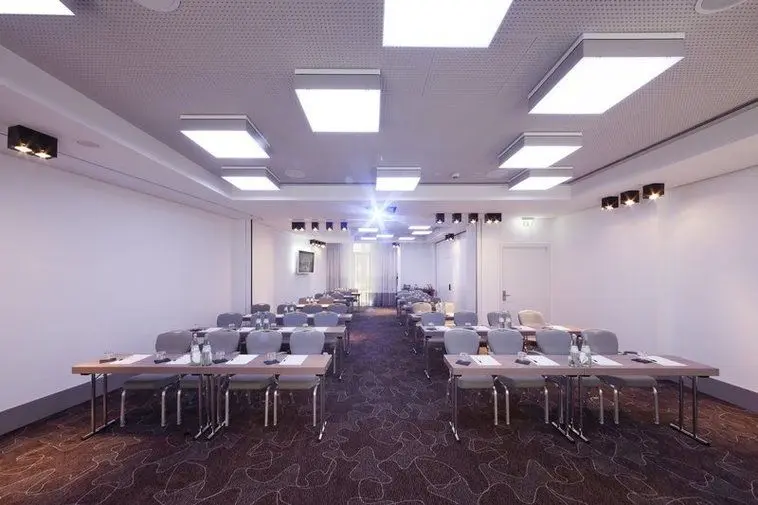 PREMIER INN BERLIN ALEXANDERPLATZ HOTEL - tripcorner