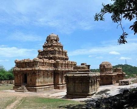 EXCURSIÓN DE UN DÍA A CHETTINADU & NARTHAMALAI. Tour privado de día completo. Opcional vehículo privado y guía en inglés.