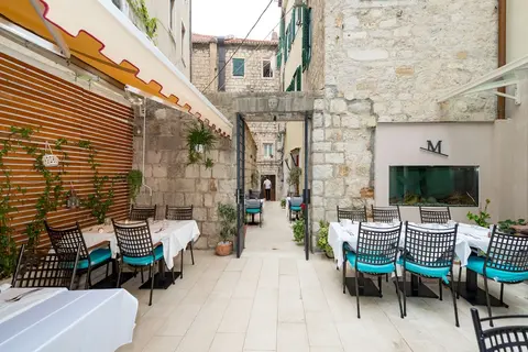 Makarun Heritage Rooms, Restaurante