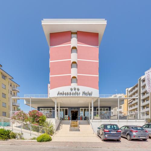 Hotel Ambassador, Primary image