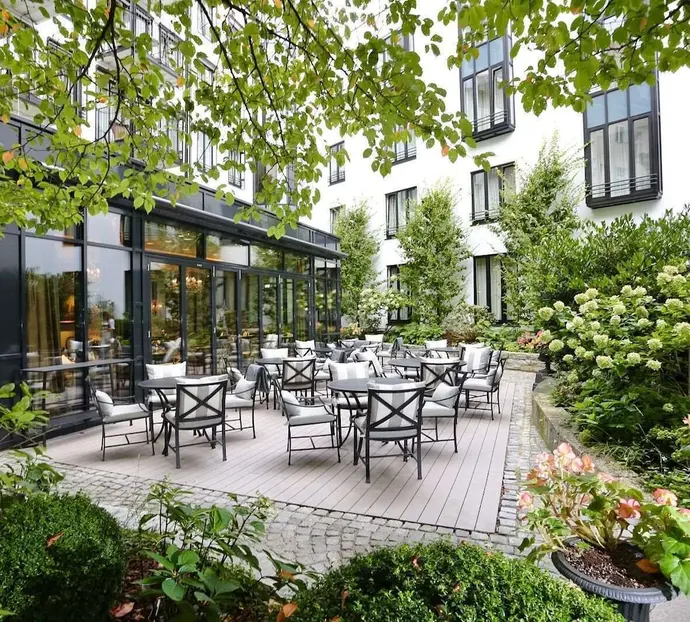 Hotel München Palace, Imagem primária